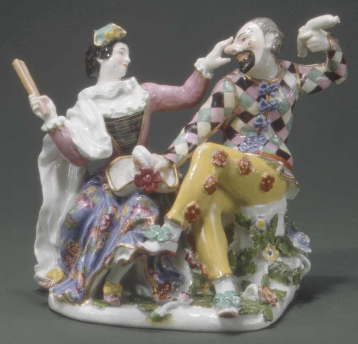 Figuras de porcelana de Hanswurst y Colombina realizadas en Meissen en el siglo XVIII.
